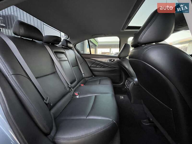 Седан Infiniti Q50 2014 в Полтаві