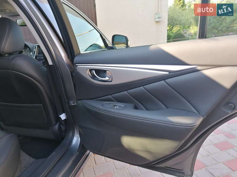Седан Infiniti Q50 2020 в Львове