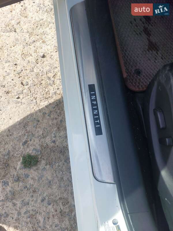 Седан Infiniti Q50 2016 в Новодністровську