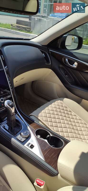 Седан Infiniti Q50 2017 в Чернигове