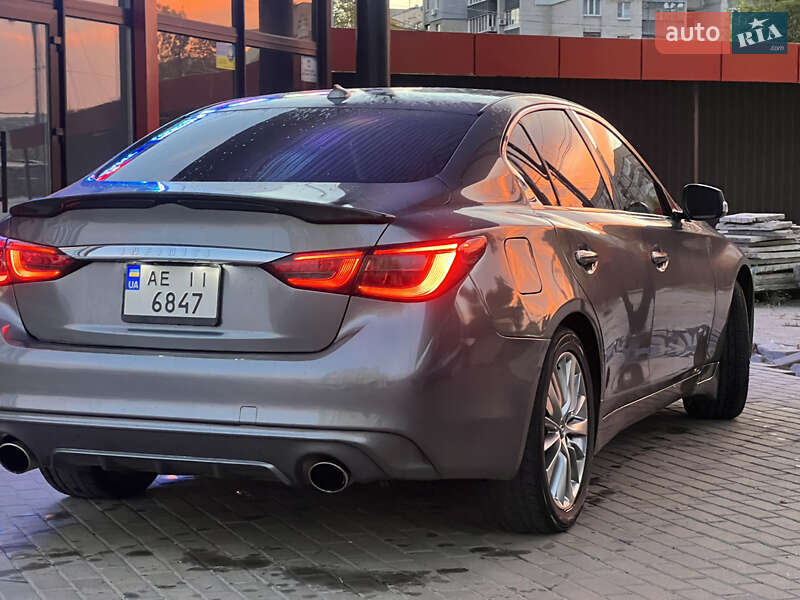 Седан Infiniti Q50 2017 в Дніпрі