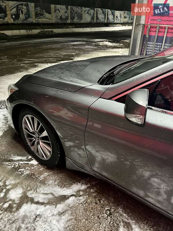 Седан Infiniti Q50 2018 в Киеве