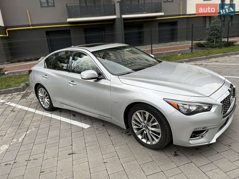Седан Infiniti Q50 2017 в Ивано-Франковске