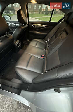 Седан Infiniti Q50 2017 в Львові