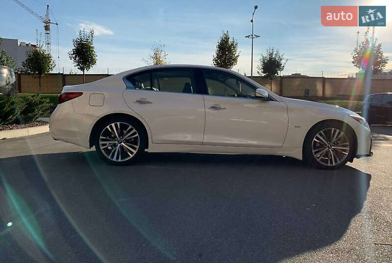 Седан Infiniti Q50 2017 в Киеве