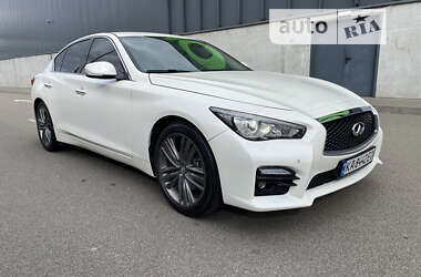 Седан Infiniti Q50 2015 в Киеве