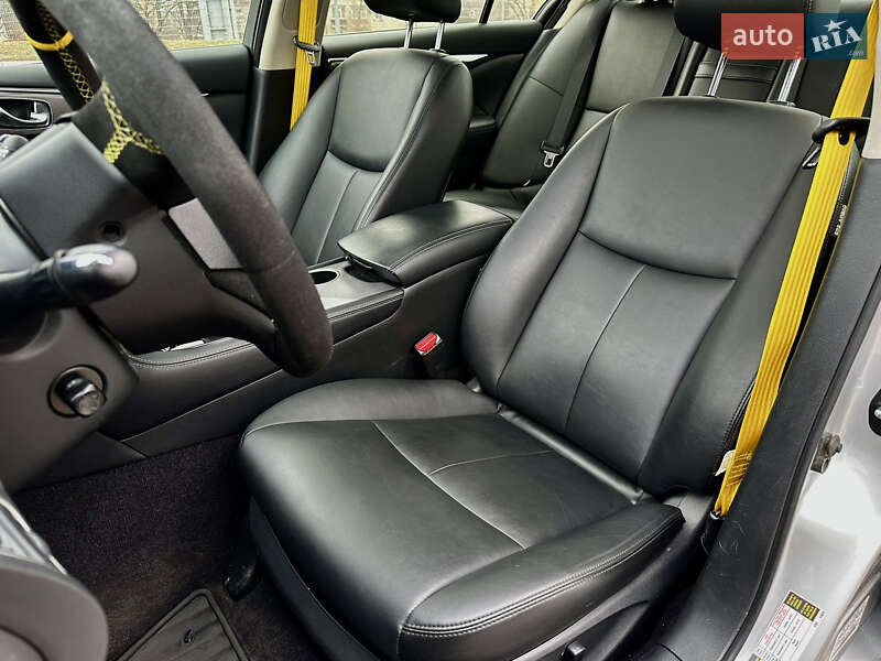 Седан Infiniti Q50 2016 в Києві