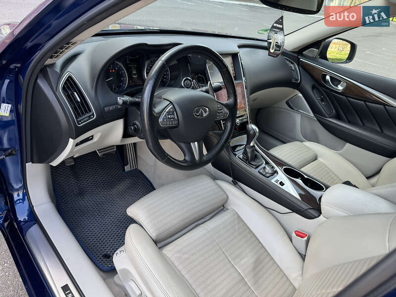 Седан Infiniti Q50 2016 в Одессе