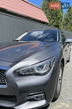 Седан Infiniti Q50 2015 в 