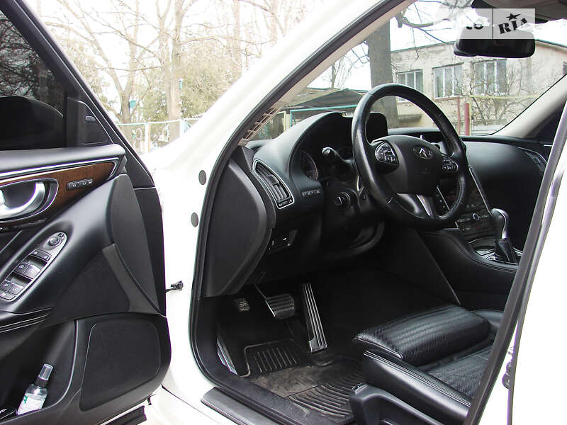 Седан Infiniti Q50 2016 в Одессе