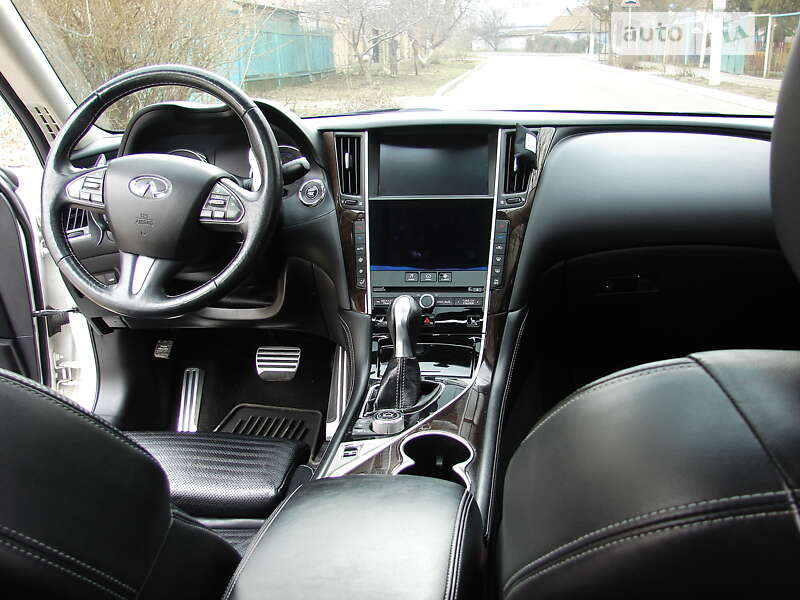 Седан Infiniti Q50 2016 в Одессе