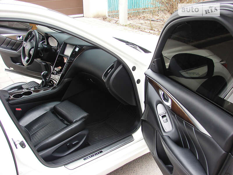 Седан Infiniti Q50 2016 в Одессе