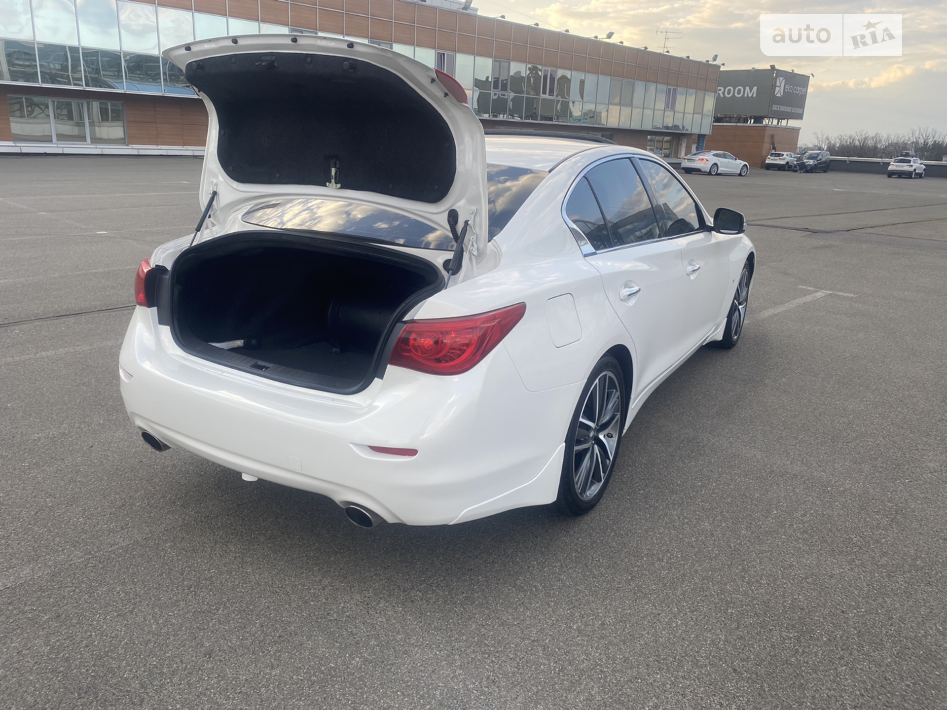 2015 Infiniti Q50 - мініатюра 16