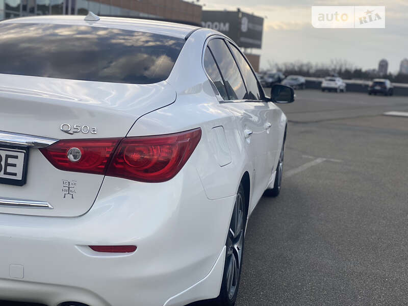 Седан Infiniti Q50 2015 в Києві