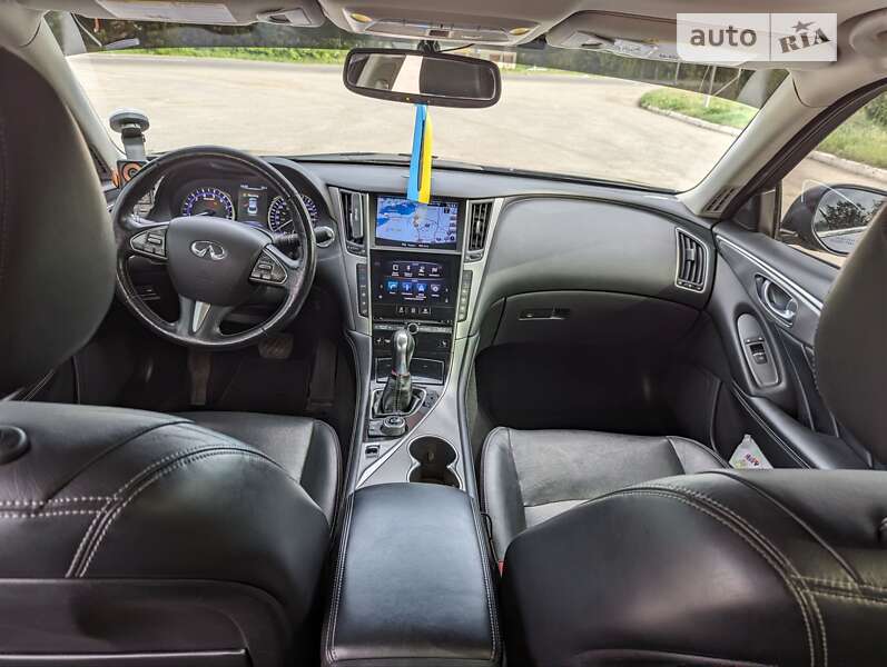 Седан Infiniti Q50 2015 в Харькове