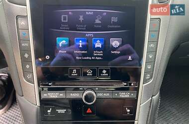 Седан Infiniti Q50 2015 в 