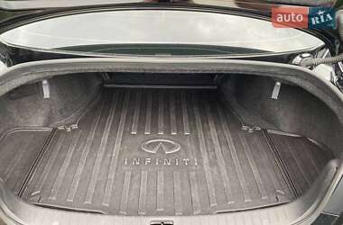 Седан Infiniti Q50 2015 в 