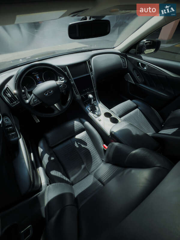 Седан Infiniti Q50 2016 в Києві