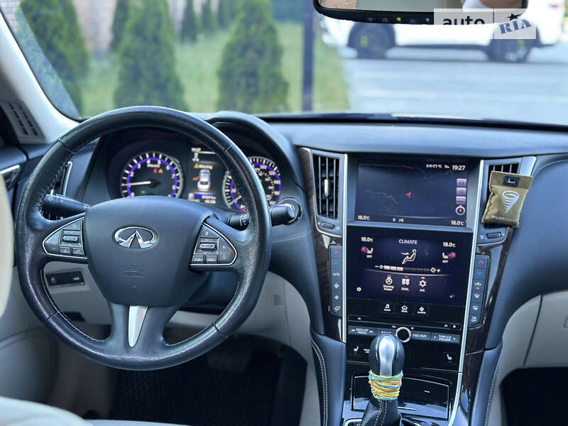 Седан Infiniti Q50 2016 в Виннице