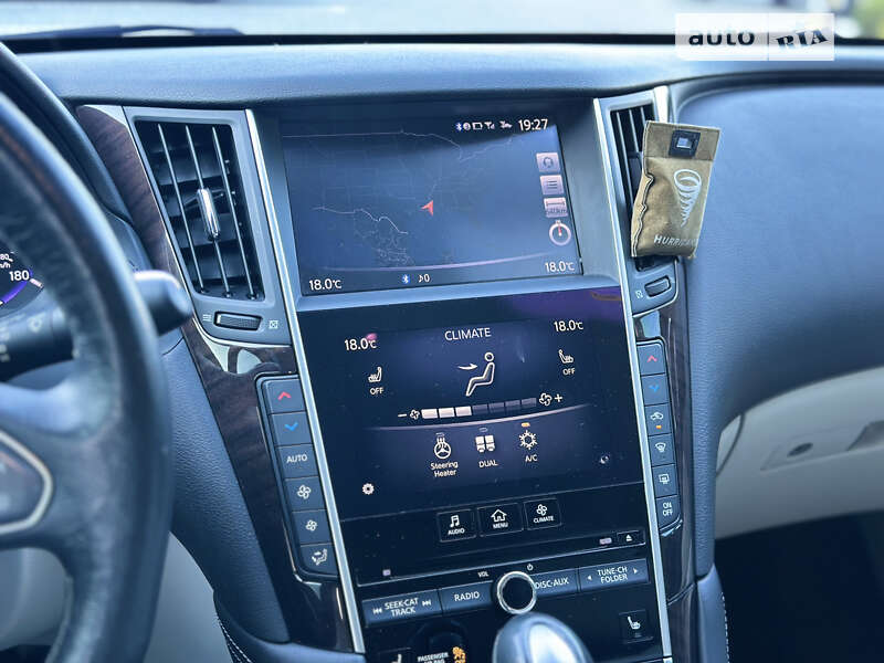 Седан Infiniti Q50 2016 в Виннице
