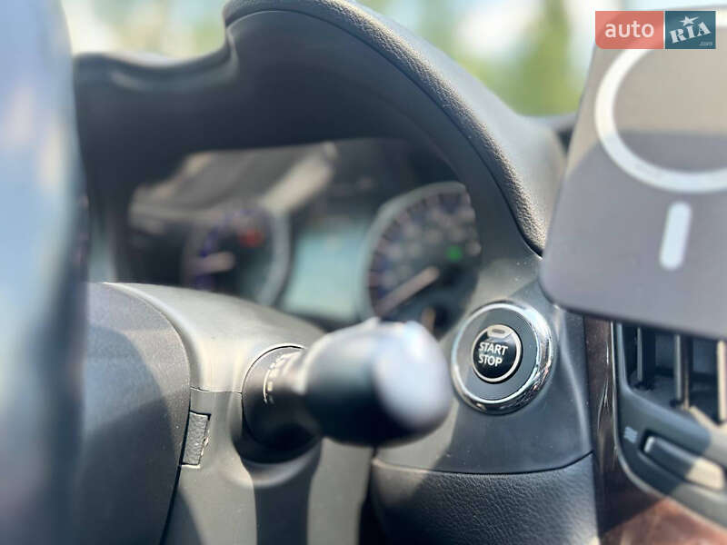 Седан Infiniti Q50 2015 в Львові