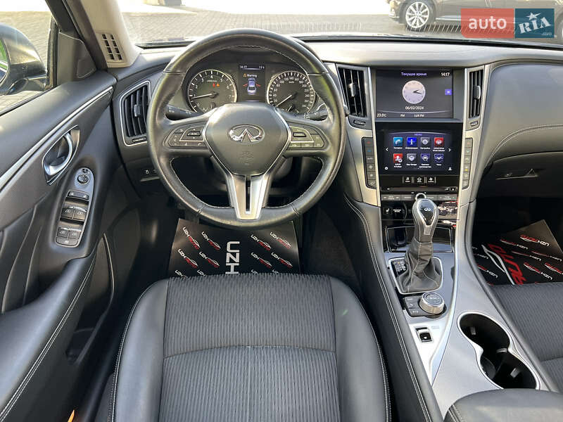Седан Infiniti Q50 2019 в Ужгороді