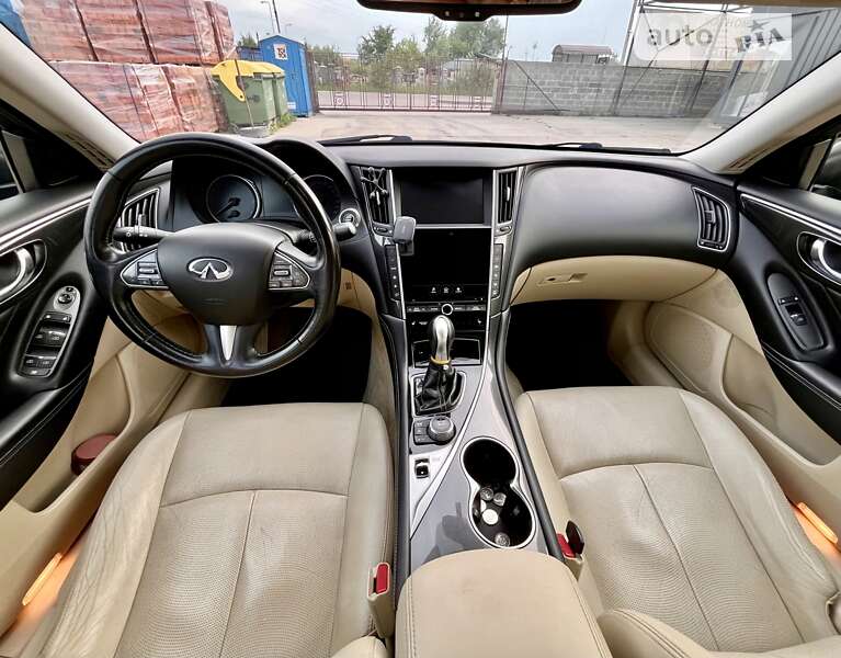 Седан Infiniti Q50 2016 в Львове