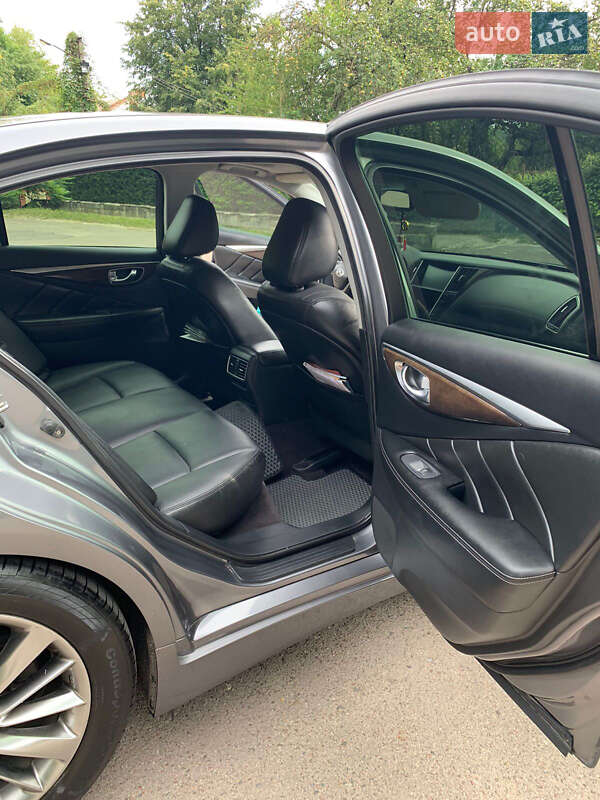 Седан Infiniti Q50 2017 в Львові