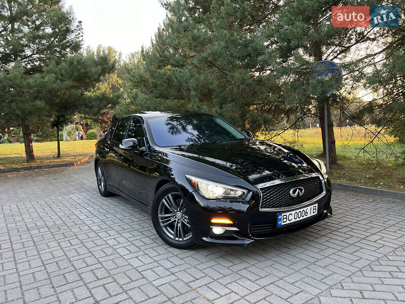 Седан Infiniti Q50 2015 в Дрогобичі