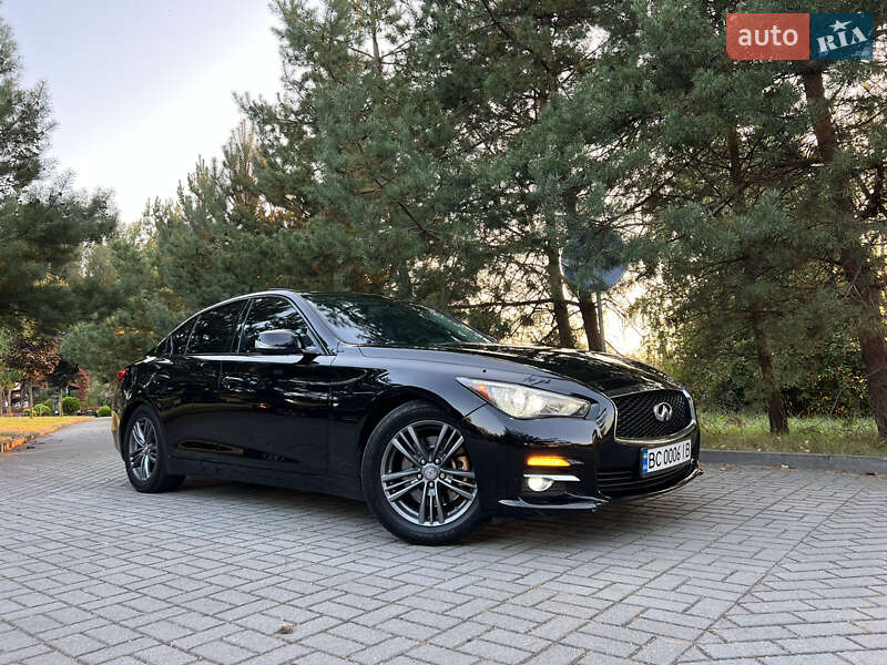 Седан Infiniti Q50 2015 в Дрогобичі