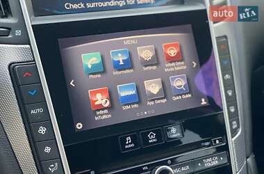 Седан Infiniti Q50 2015 в 