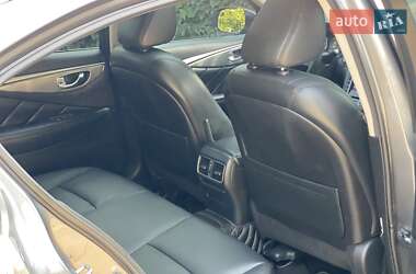 Седан Infiniti Q50 2015 в 