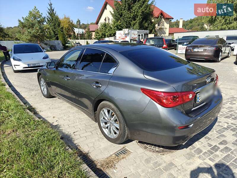 Седан Infiniti Q50 2015 в Львові