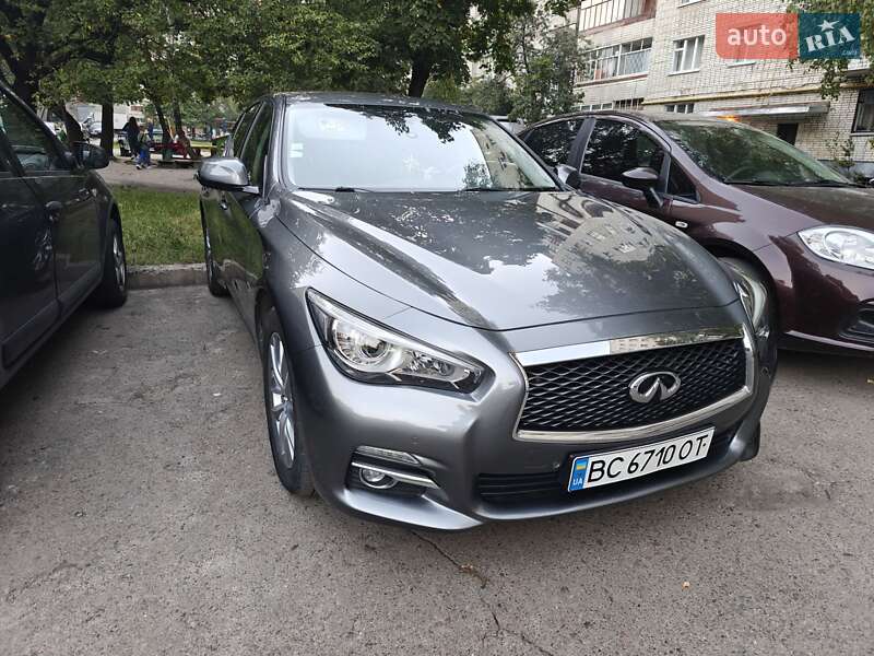 Седан Infiniti Q50 2015 в Львові