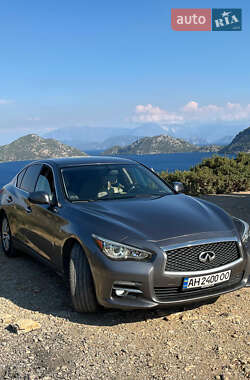 Седан Infiniti Q50 2014 в Авангарді