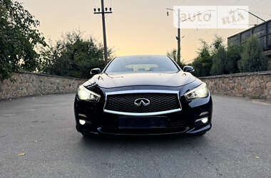 Седан Infiniti Q50 2014 в Каменке