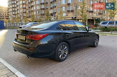 Седан Infiniti Q50 2015 в 