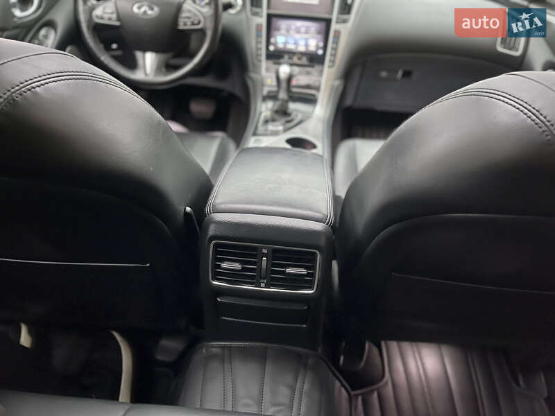 Седан Infiniti Q50 2016 в Харкові