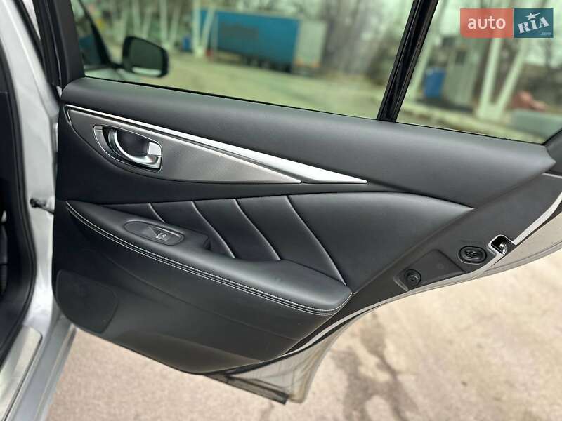 Седан Infiniti Q50 2017 в Днепре