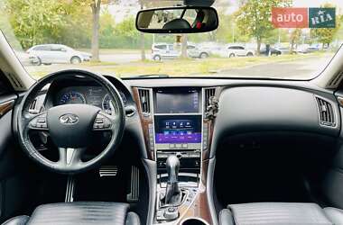 Седан Infiniti Q50 2016 в 