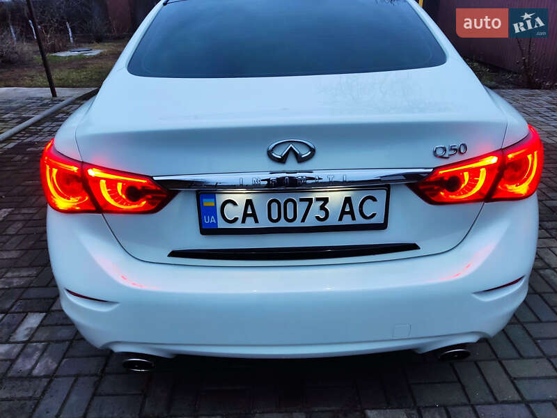 Седан Infiniti Q50 2015 в Києві