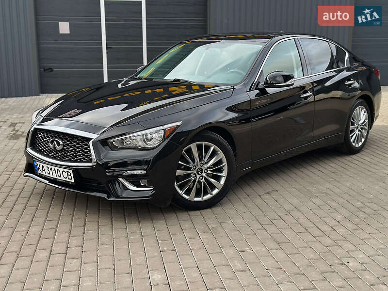 Седан Infiniti Q50 2017 в 