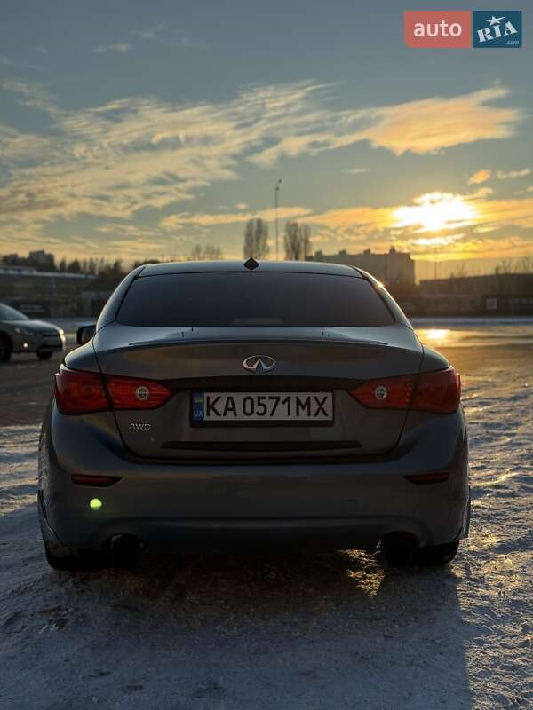 Седан Infiniti Q50 2016 в Киеве