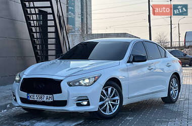 Седан Infiniti Q50 2015 в Дніпрі