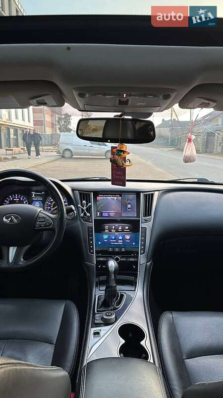 Седан Infiniti Q50 2016 в Ивано-Франковске
