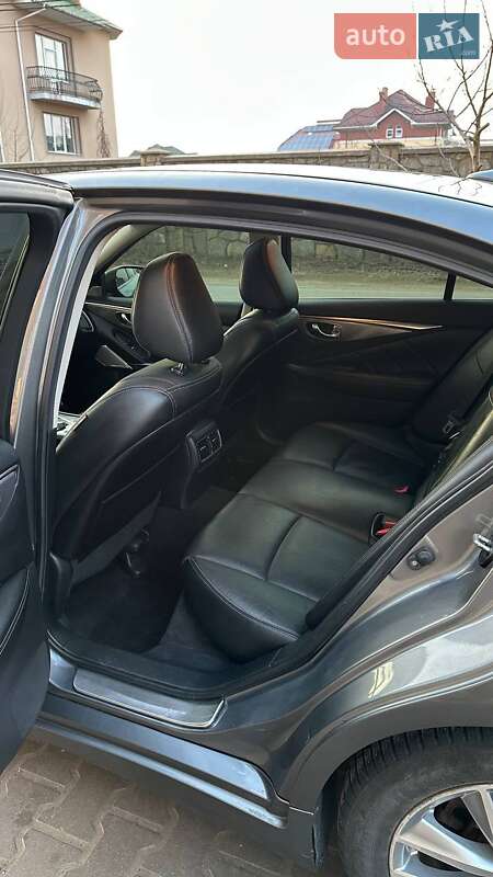 Седан Infiniti Q50 2016 в Ивано-Франковске