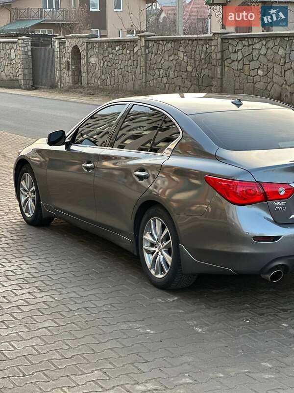 Седан Infiniti Q50 2016 в Ивано-Франковске