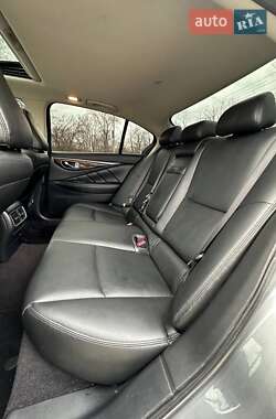 Седан Infiniti Q50 2017 в 