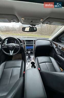 Седан Infiniti Q50 2017 в 