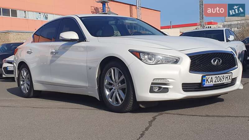 Седан Infiniti Q50 2013 в Киеве